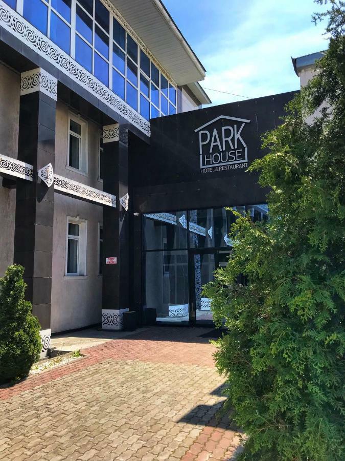 Park House Taldykorgan Hotel Екстериор снимка
