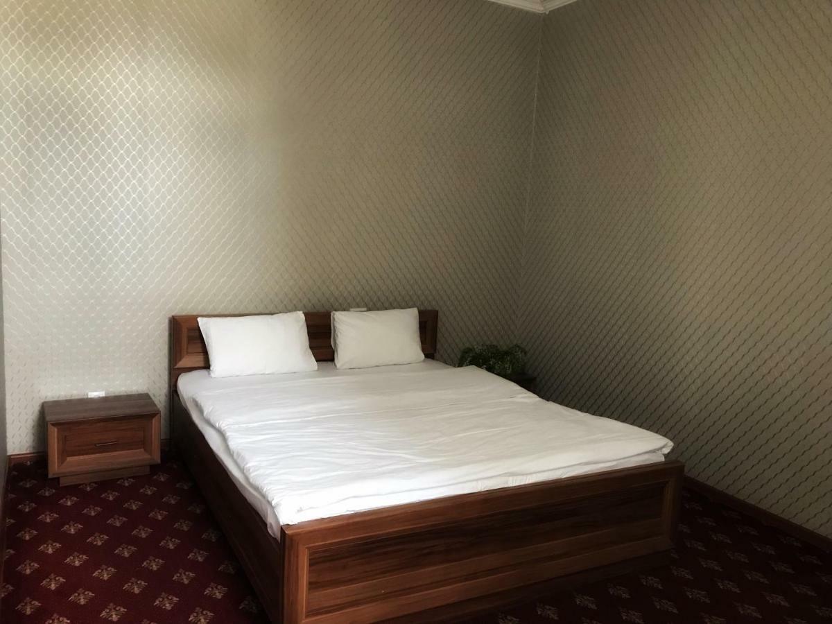 Park House Taldykorgan Hotel Екстериор снимка