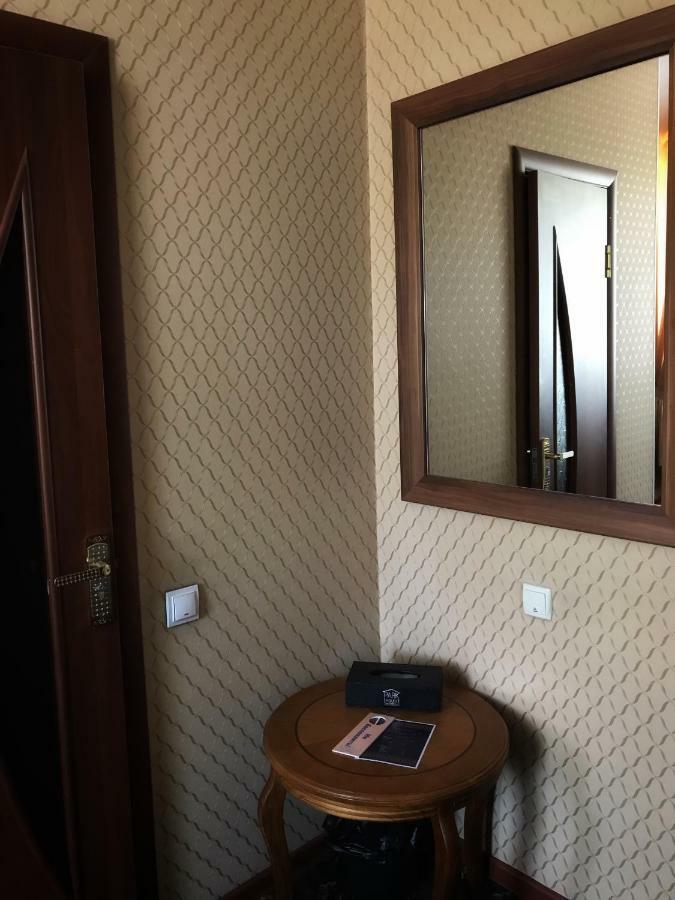 Park House Taldykorgan Hotel Екстериор снимка